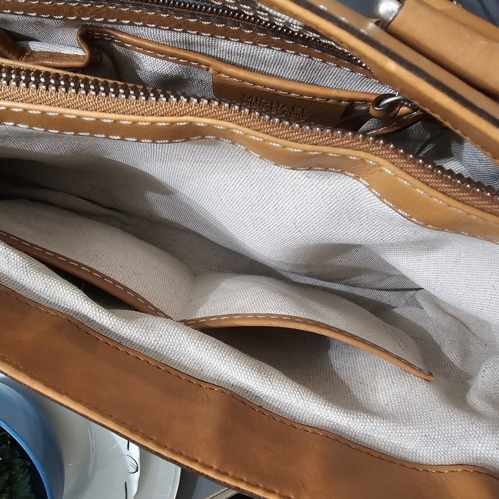 Vintage Authentic Michael Kors Sachel - Picture 10 of 16